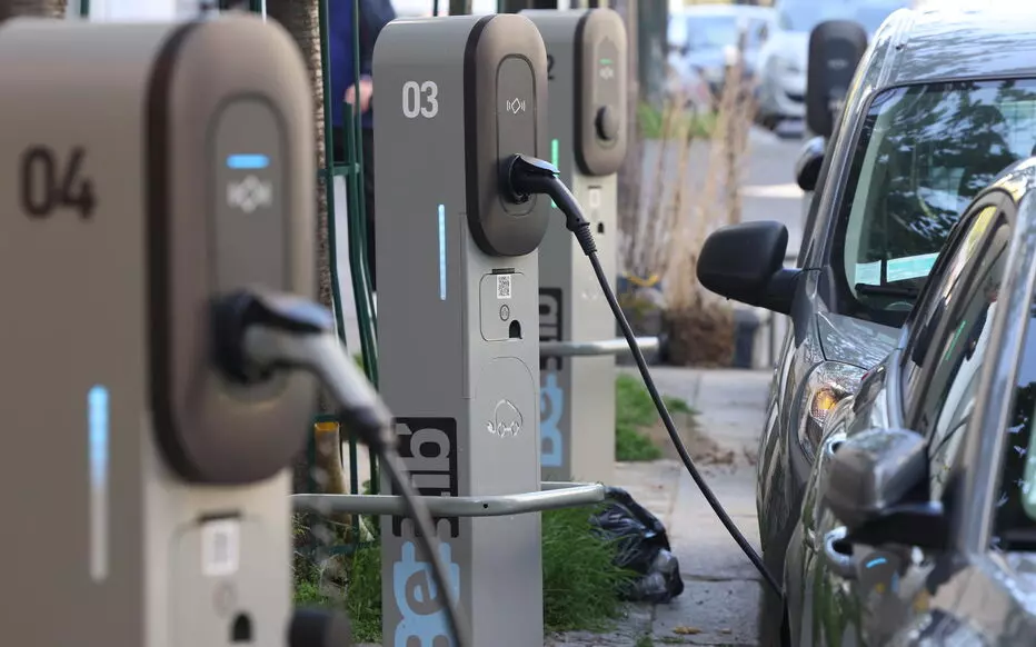 borne de recherche voiture électrique