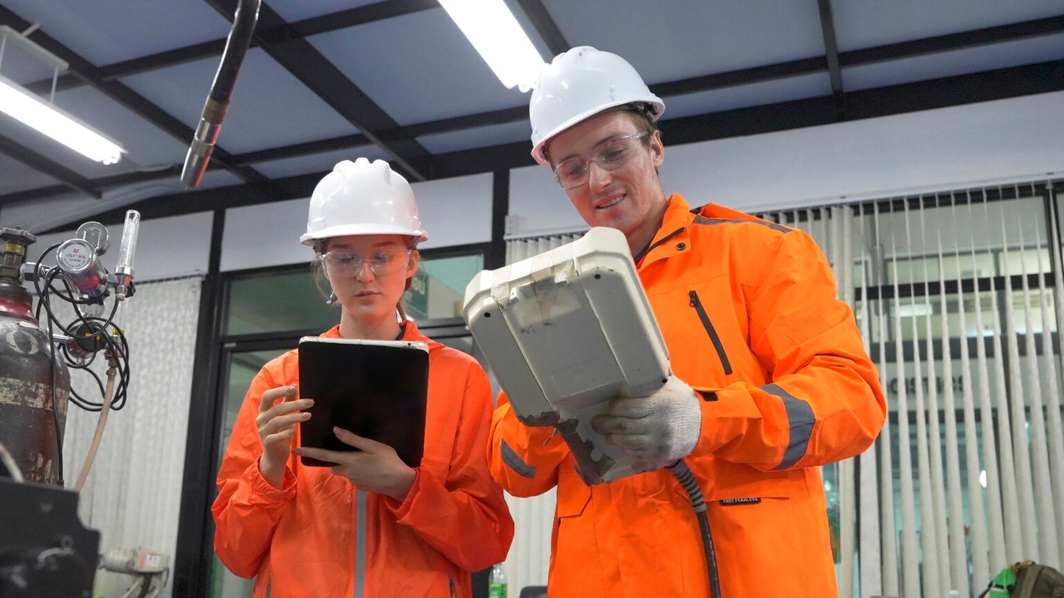 chantier panneaux photovoltaïques